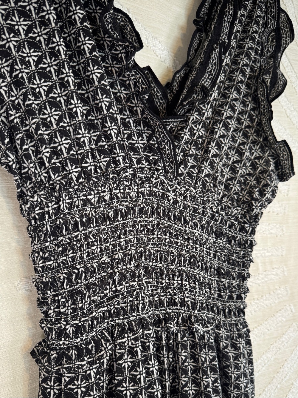 Max Studio Black White Geometric Ruffle Wide Leg Jumpsuit Women’s Large NWT - Picture 4 of 7